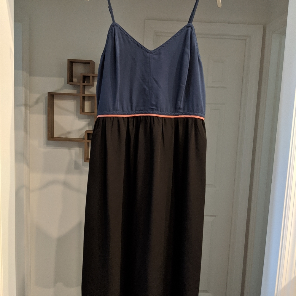 Cute and flattering Midi Dress